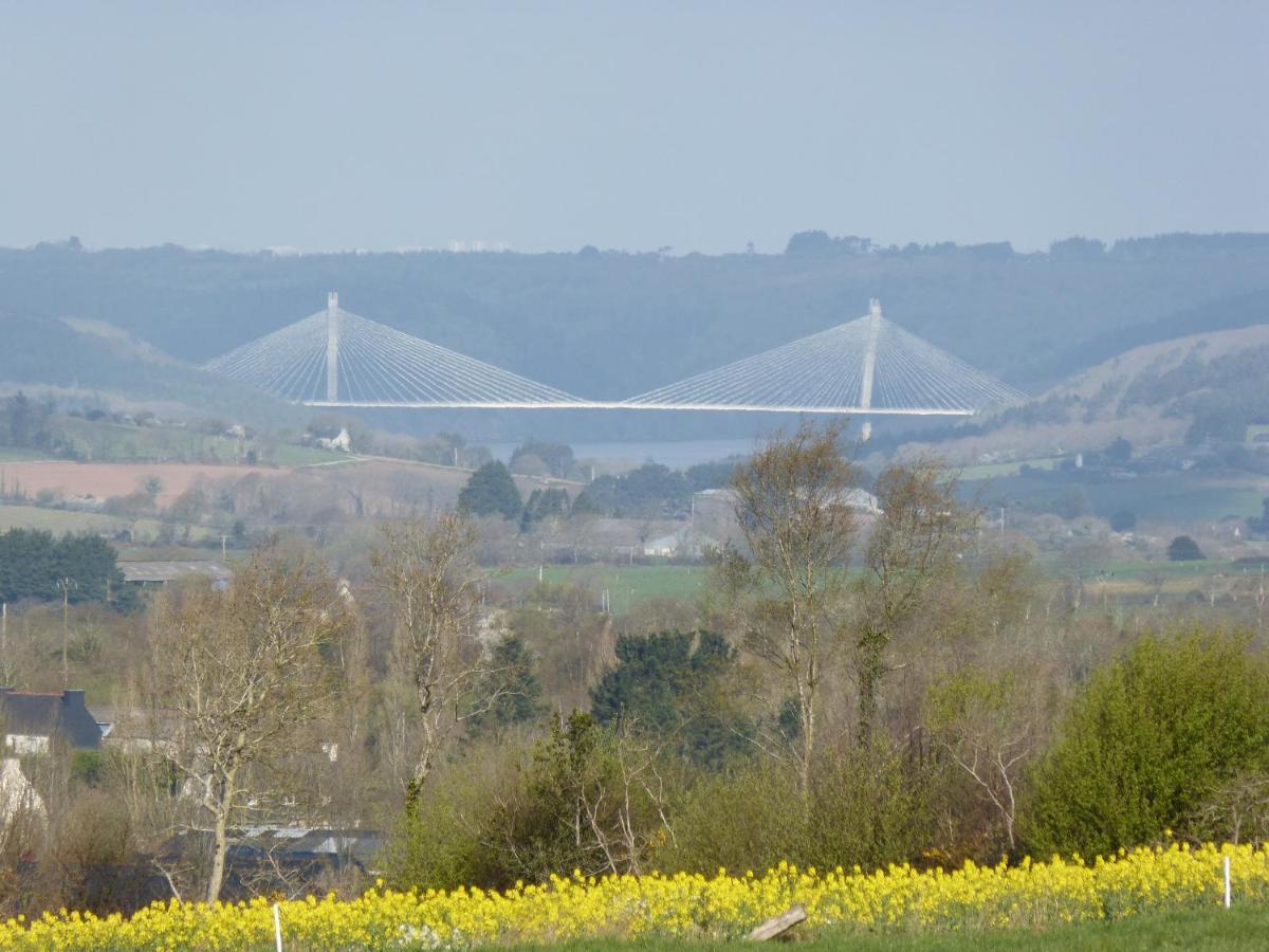 Gite De Caractere Lopérec Buitenkant foto