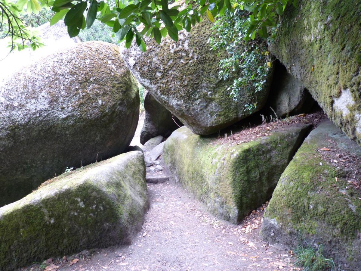 Gite De Caractere Lopérec Buitenkant foto