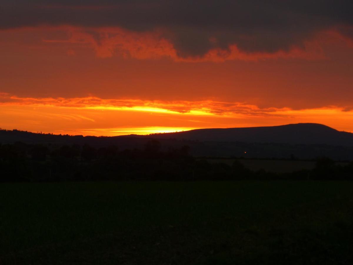 Gite De Caractere Lopérec Buitenkant foto